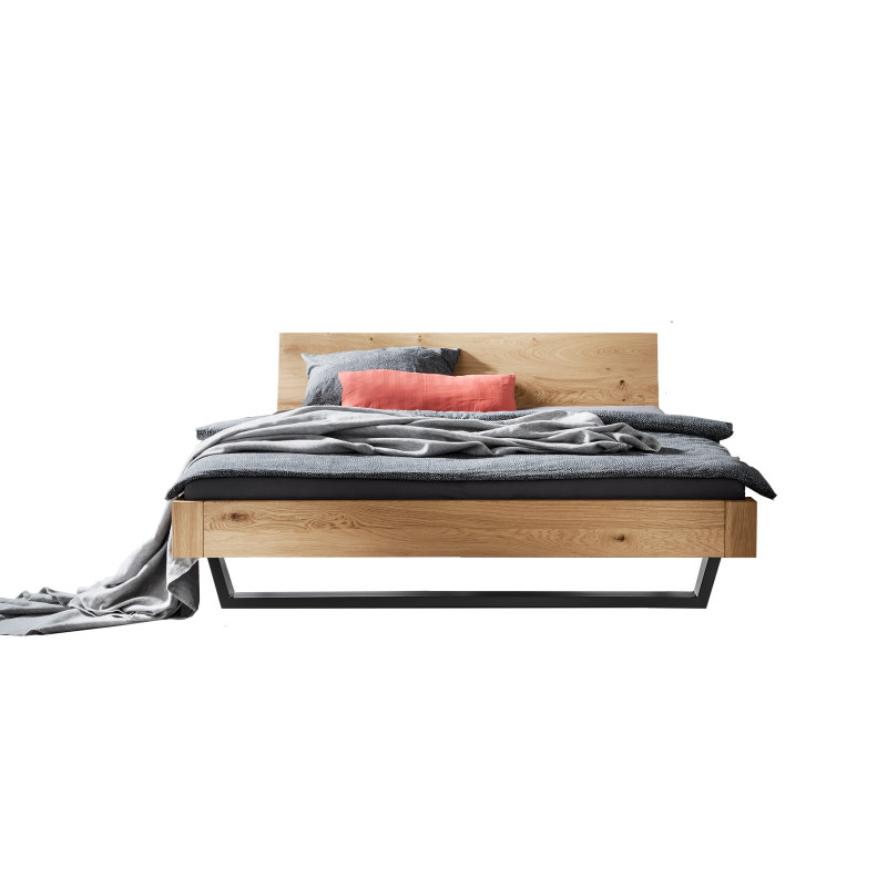 Massivholzbett "CL" mit durchgängigem Holzkopfteil und Schwebe-Metallkufen
