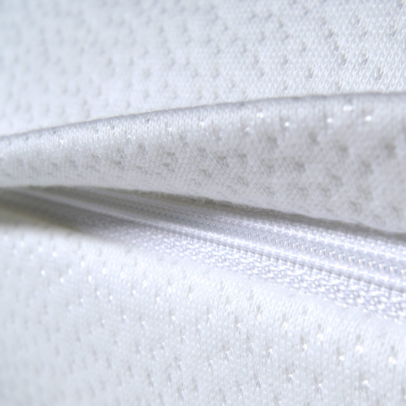 SLEEP PERFECT KISSENSCHUTZBEZUG: Reißverschluss im Detail